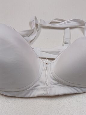 White Molded Cup Convertible Bra with Supportive Underband